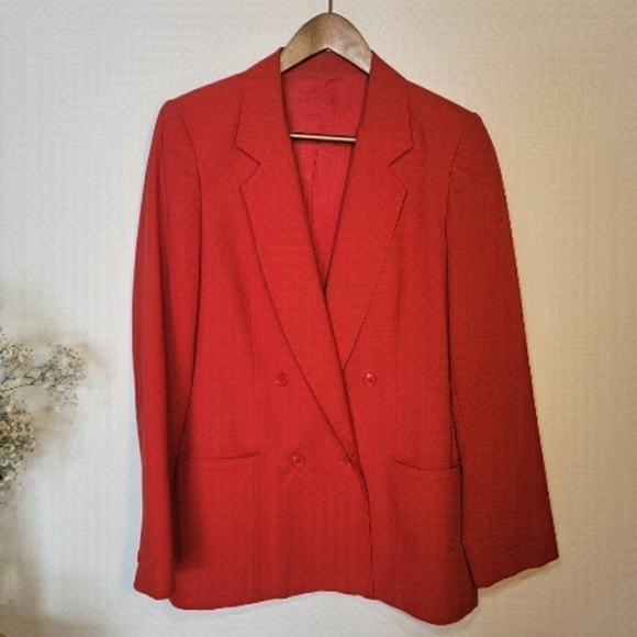 VINTAGE red blazer. Large pockets. Button-up. Unisex. - Picture 1 of 6